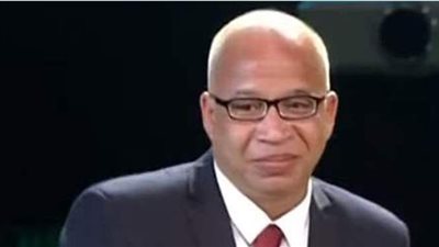 نقيب الممثلين: السيسي قرر صرف معاش استثنائي للفنان شريف دسوقي