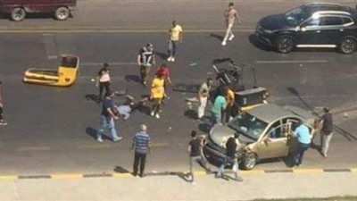 إصابة 3 أشخاص بحادث 