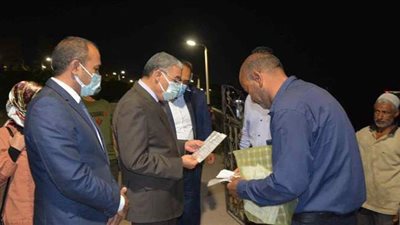 تلقي المواطنين للقاح كورونا بالمركز الثابت بكورنيش المنيا | صور