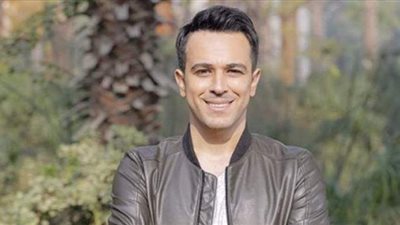 شاهد.. هيثم نبيل يغني 