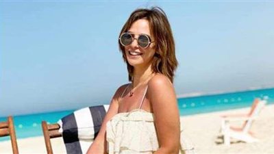 جامدين ومفيش إلا إحنا.. شاهد أحدث ظهور لـ إيمان العاصي بالمايوه