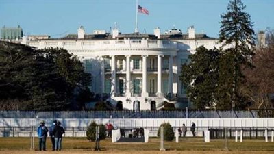 تنكيس الأعلام فوق البيت الأبيض حدادا على ضحايا كاليفورنيا