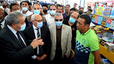وزير التموين يشيد بسوق العصر الحضاري في بورسعيد | صور
