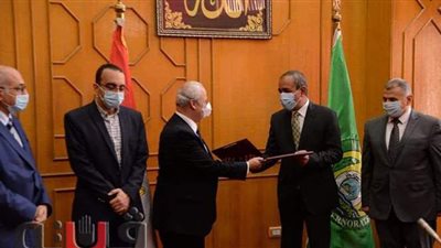 محافظ الإسماعيلية يشهد توقيع بروتوكول ترفيق أرض فيديكو