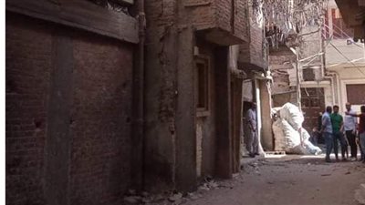 إخلاء منزل بالمحلة لوجود تشرخات وتصدعات.. ومسئول ينفي تصدع المنازل المجاورة