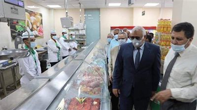 محافظ الوادي الجديد يفتتح فرع المصرية ماركت بمدينة بلاط