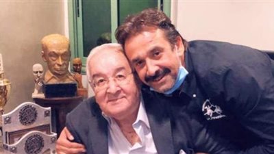 بعد إصابته بكورونا.. كريم عبد العزيز يكشف لأول مرة الحالة الصحية لوالده