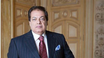 محمد أبو العينين يصل جنازة أحمد بهجت بمسجد المشير طنطاوي