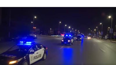 في حال ضبطه.. ما العقوبة القانونية للسائق الذي قام بفعل فاضح بالطريق العام؟