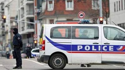 شرطية فرنسية تتعرض لهجوم بسكين.. والجاني يهرب