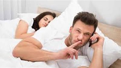 أغرب طرق اكتشاف الخيانة الزوجية.. إعلان في صحيفة يرشد زوجة.. خرائط جوجل تكشف المستور.. الفانلة المقلوبة الأبرز