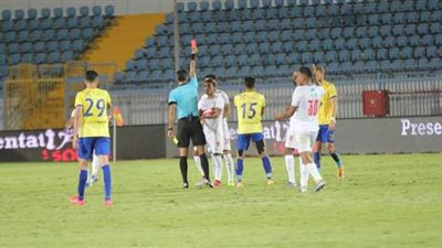 بن شرقي يتصدر تويتر عقب طرده في مباراة الزمالك والإسماعيلي