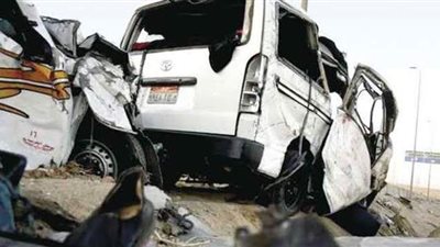 مصرع شخصين وإصابة 3 آخرين في حادث تصادم سيارتين بمطروح