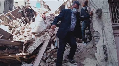 رئيس حي السيدة زينب عن عقار المنيرة المنهار: صادر له قرار هدم