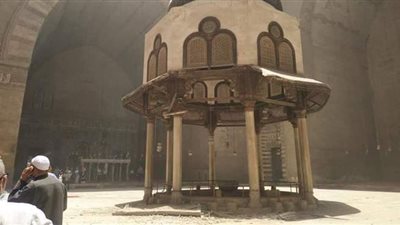 الآثار الإسلامية: تشكيل فريق متخصص لترميم وصيانة قبة الفوارة بجامع السلطان حسن