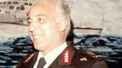 تمنوا له الشفاء.. اللواء بحري حامد فتوح مؤسس الوحدة س١٩ يرقد بالمستشفى