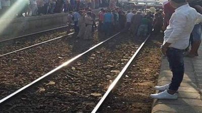 بترت قدماه.. مسن يحاول الانتحار أسفل قطار العجيزي في طنطا