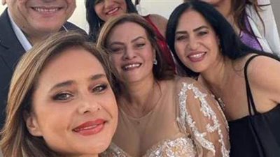 كاملة أبو ذكري تحتفل بزفاف ابنتها بحضور نجوم الفن | صور