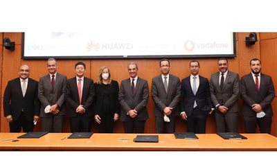 الاتصالات: مذكرات تفاهم مع ٤ شركات عالمية لتعزيز مهارات الشباب الرقمية