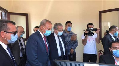 وزير التموين يتفقد صوامع بنها لتوريد القمح المحلي