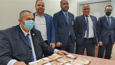 ضبط محاولة تهريب نقد أجنبي بمطار القاهرة | صور