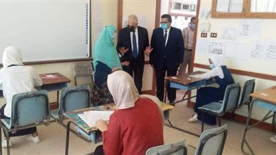 محافظ جنوب سيناء يتفقد لجان امتحانات الشهادة الإعدادية