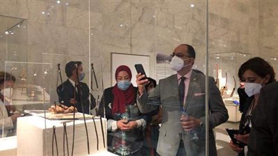 وفود دولية تزور المتحف القومي للحضارة وتشيد بطريقة العرض