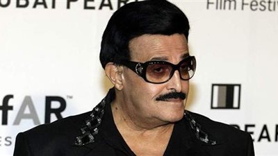 حسن الرداد ينشر صورة تجمع الفنان سمير غانم ووالدته