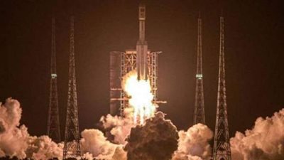 بعد الصاروخ الطائش.. الصين تطلق مركبة شحن إلى محطة فضاء قيد الإنشاء