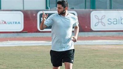 متى يشارك نيدفيد ومحمد محمود مع الأهلى فى المباريات؟ عبد الحفيظ يرد