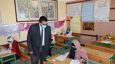 وكيل تعليم جنوب سيناء يتابع امتحان الشهادة الإعدادية بطور سيناء
