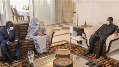 رئيس السنغال ومريم المهدي يستعرضان نموذجا لحل قضية سد النهضة