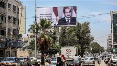 صور السيسي تزين شوارع غزة تزامنا مع زيارة وفد المخابرات العامة