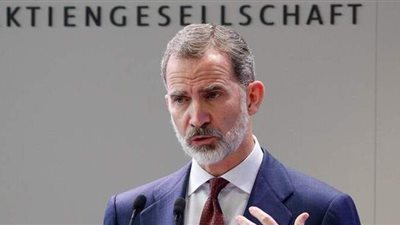 الملك الإسباني يتلقى لقاح كورونا