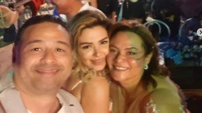 أمير شاهين مهنئا كاملة أبو ذكري بزفاف ابنتها: مبروك يا أم العروسة