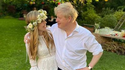 فستان زفاف زوجة رئيس وزراء بريطانيا يثير اهتمام العالم | صور