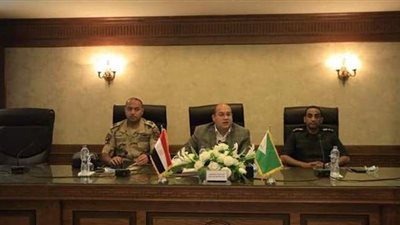 نائب محافظ الجيزة يتابع تنفيذ مبادرة تطوير 42 قرية | صور