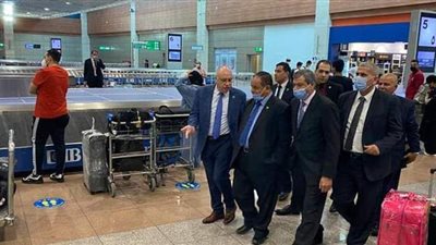 رئيس مصلحة الجمارك يتفقد مطار القاهرة ومركز الخدمات اللوجستية | صور