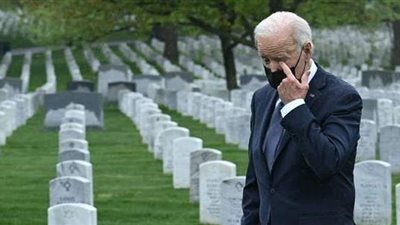 بزيارة قبره وقداس كنسي.. بايدن يحيي الذكرى السادسة لوفاة نجله