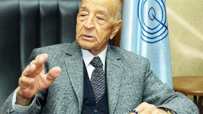 المذيع فهمي عمر يتحدث عن ذكرياته في يوم الإذاعة