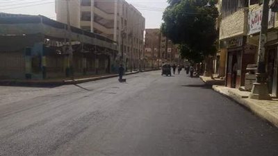 استمرار أعمال الرصف بحي جنوب مدينة مطاي في المنيا