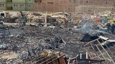 آثار حريق مخزن حي الهرم وتفحم السيارات | فيديو وصور