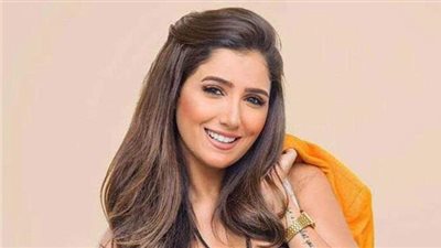 شاهد.. مي عمر تخطف الأنظار في أحدث ظهور