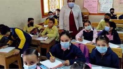 بدء امتحانات الشهادة الإعدادية بالقاهرة باللغة العربية والإملاء