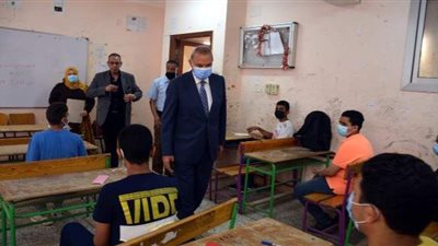 محافظ القليوبية يتفقد لجان امتحانات نهاية العام الدراسي للشهادة الإعدادية