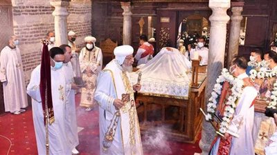 البابا تواضروس يصلي قداس عيد دخول المسيح مصر بكنيسة أبي سرجة بمصر القديمة