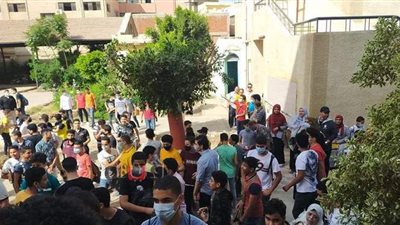 المشاهد الأولى لامتحانات الشهادة الإعدادية.. التزام بالإجراءات الاحترازية.. محافظ القاهرة يتفقد اللجان.. و