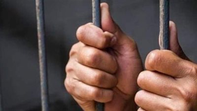 ضبط 3 أشخاص بحوزتهم أدوية علاج كورونا قبل تهريبها للسوق السوداء بالنزهة