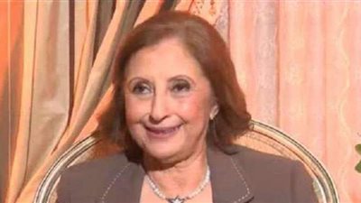 مايا مرسي تعزي منى الحديدي في وفاة زوجها