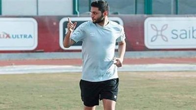 الأهلي يبحث عن عروض لإعارة كريم نيدفيد ومحمد محمود